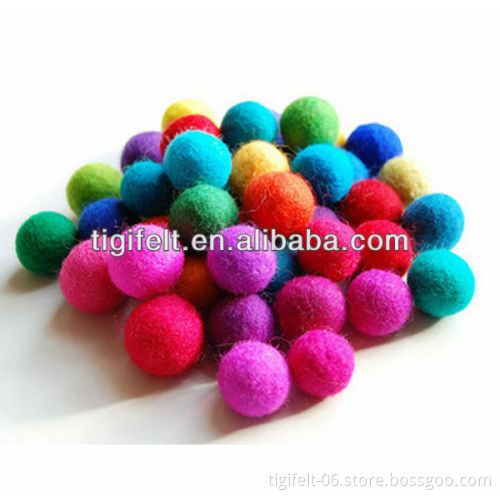 All Kinds of Colors Felt Ball for Hose Decoration